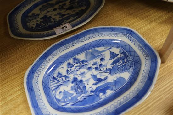 A pair of Chinese blue and white plates 10.25in.